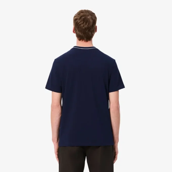 Ανδρικό T-shirt με ελαστικό πικέ και ριγέ γιακά Ανδρικό T-shirt με ελαστικό πικέ και ριγέ γιακά