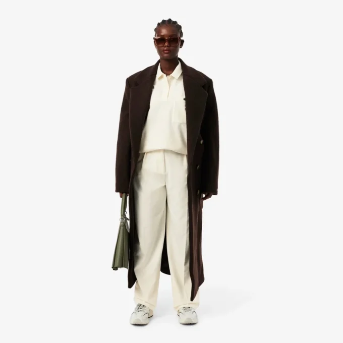 Γυναικείο παντελόνι φλάνελ με πιέτες σε oversized γραμμή Γυναικείο παντελόνι φλάνελ με πιέτες σε oversized γραμμή