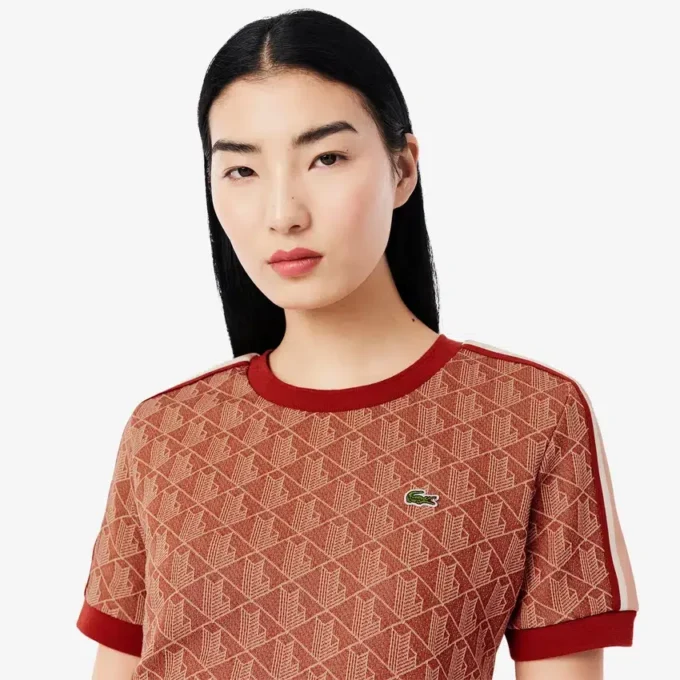 Γυναικείο T-shirt με στενή εφαρμογή και μονόγραμμα Γυναικείο T-shirt με στενή εφαρμογή και μονόγραμμα