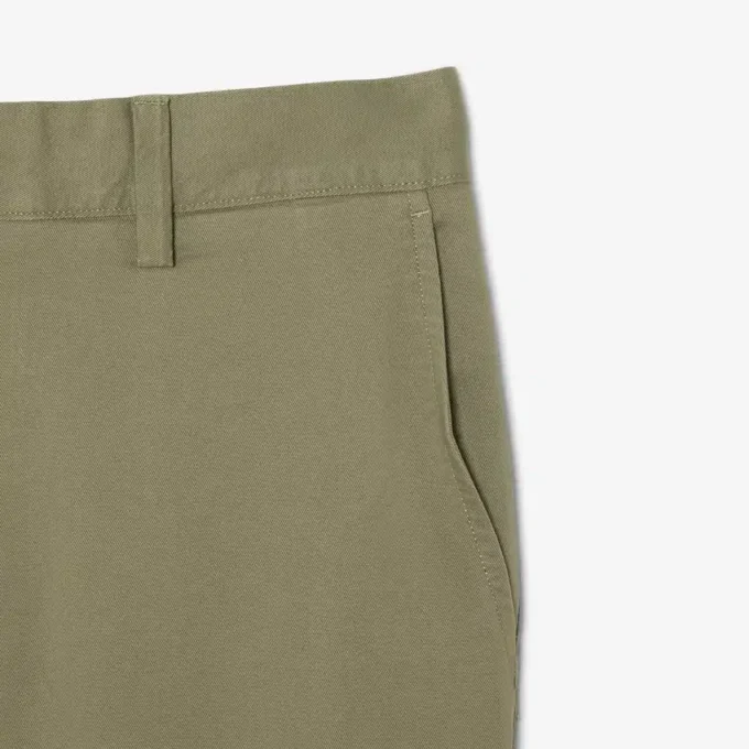 Παντελόνι Chino από ελαστικό τβίλ με στενή γραμμή