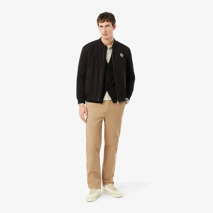 Παντελόνι Chino από βαμβακερό twill με κανονική εφαρμογή Παντελόνι Chino από βαμβακερό twill με κανονική εφαρμογή