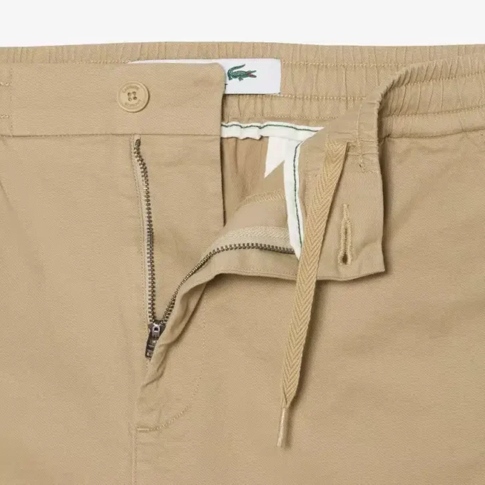 Παντελόνι Chino από βαμβακερό twill με κανονική εφαρμογή Παντελόνι Chino από βαμβακερό twill με κανονική εφαρμογή