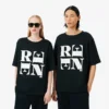 Σατέν T-shirt με γραφικά Runway Σατέν T-shirt με γραφικά Runway