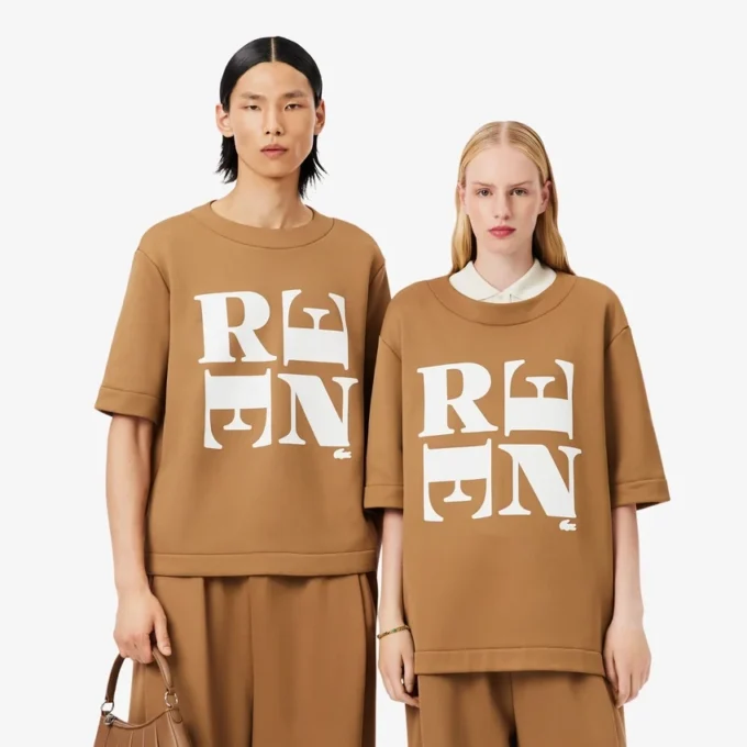Σατέν T-shirt με γραφικά Runway Σατέν T-shirt με γραφικά Runway