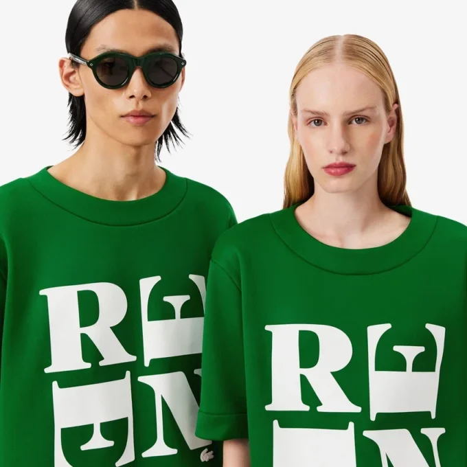 Σατέν T-shirt με γραφικά Runway Σατέν T-shirt με γραφικά Runway
